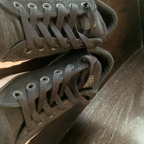 Women’s Converse Sneakers - Picture 4 of 10